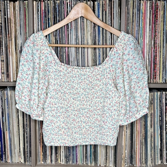 Sophie Rue Floral Puff-Sleeved Smocked Bodice Cropped Top Size Small - Picture 1 of 3